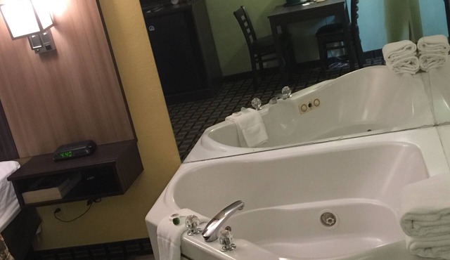 University Manor Inn