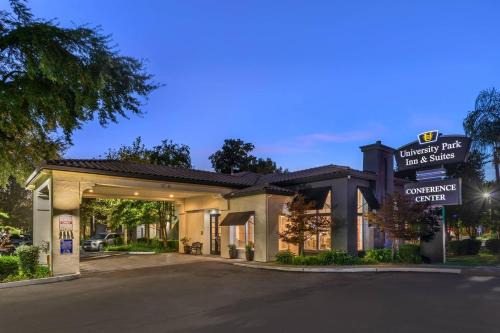 University Park Inn & Suites, an Ascend Collection Hotel