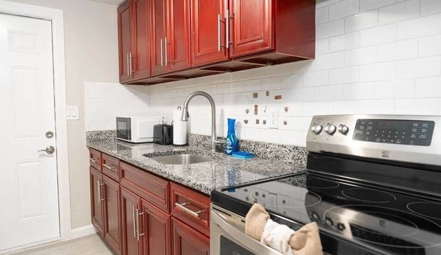 University Serenity Suites #C102