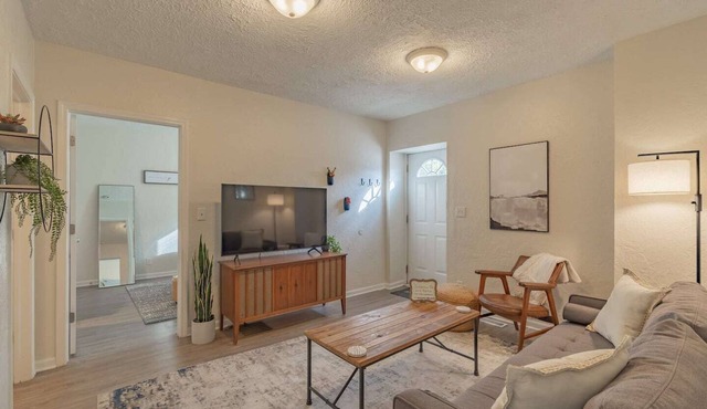 University Suite "B"