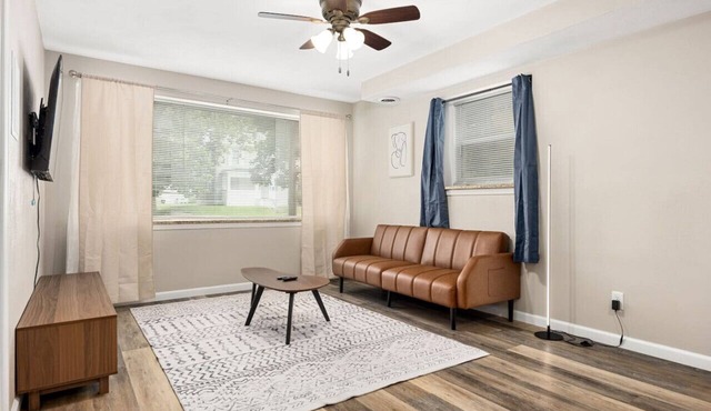 University Urban Oasis 1BR close to DT Peoria