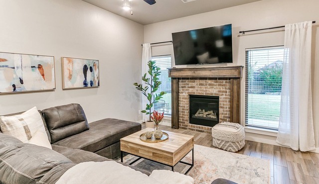 Unleash Your Family’s Next Adventure: Stunning 4 Bed in Yukon!