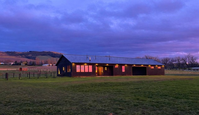 Unmatched views from this 3b/2b home just minutes from downtown Walla Walla!