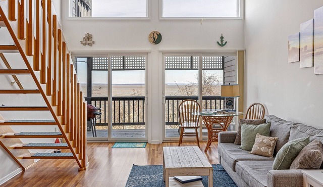 Unobstructed view of the Chesapeake Bay, w/a beach!