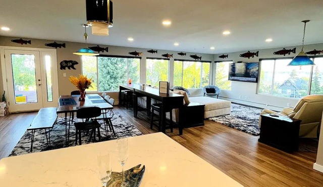 Unobstructed WATERFRONT views, downtown, trails!