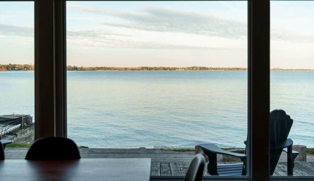 Unparalleled Lake Ontario views and watercraft
