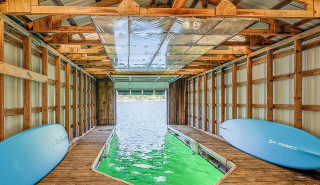 Unplug and reconnect with nature - book your stay and wake up to the lake's magic!