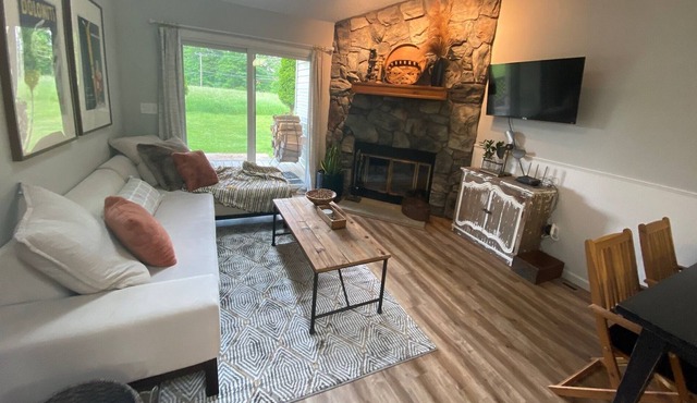 Unplug and Relax and swim at newly remodeled 2 bedroom townhouse