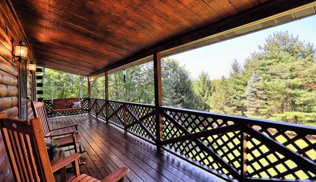 Unplug from the daily grind, whether a fun family getaway or a retreat with friends, this cabin is a perfect refuge to unwind and rejuvenate.