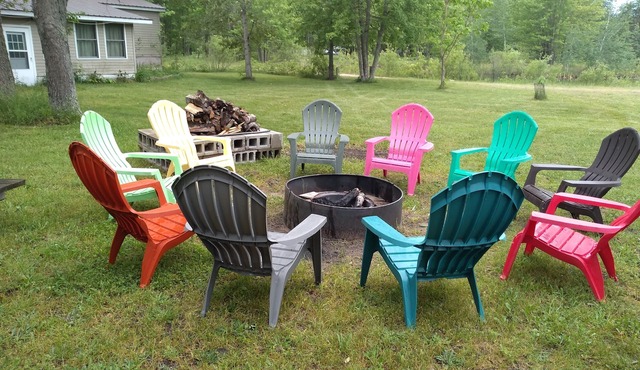 Unplug from wi-fi & phones. Great location for gathering or watching nature.