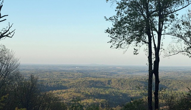 Unplug in the north Georgia mountains, private peaceful, and stunning views