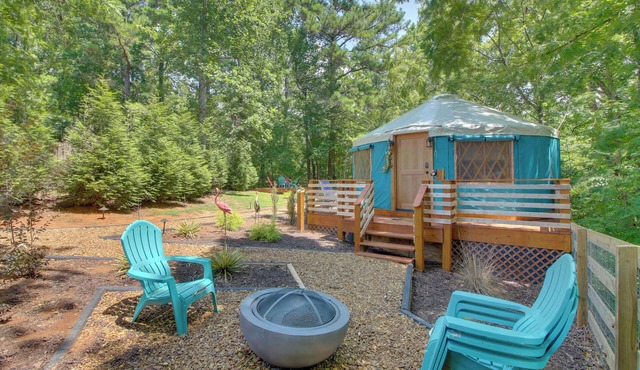 Unplugged Retreat! Unique Yurt w/Deck in Smokies