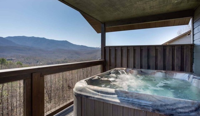 Unreal Views GSMNP/Near DwTn Gatlinburg/Hot Tub