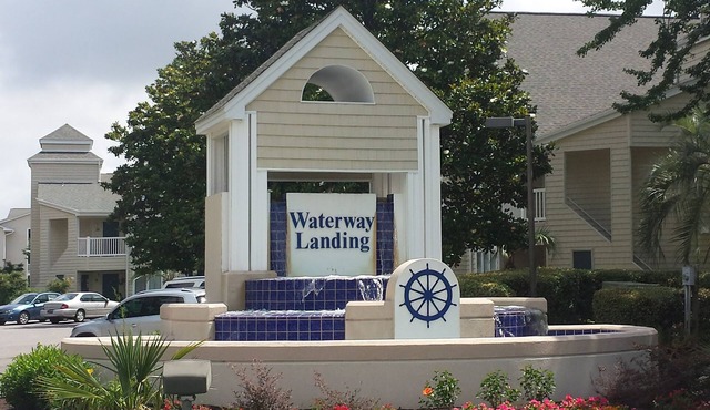 Unrivaled View of the Intracoastal Waterway in a clean and cozy environment