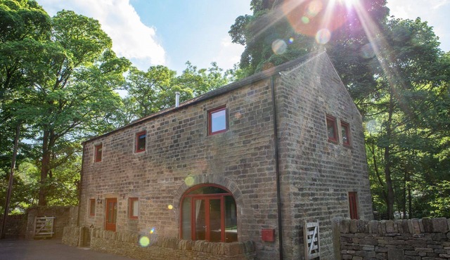 Unsliven Bridge Barn - sleeps 7 guests in 3 bedrooms