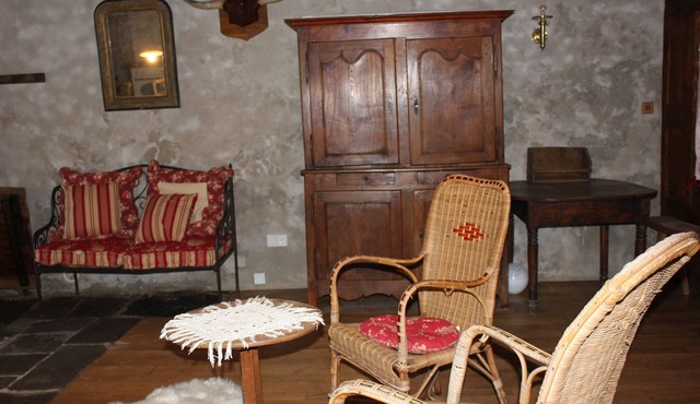 Unusual: A typical Auvergne house at the foot of the Sancy massif