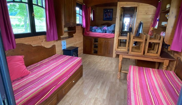 Unusual accommodation (gypsy caravan) in the heart of Pilat