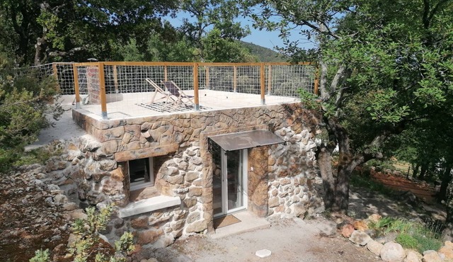 Unusual cottage: La Bergerie des Restanques! For nature lovers!