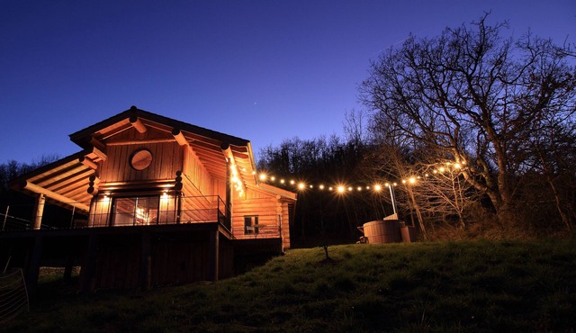 Unusual wooden cottage with NORDIC BATH = nature and disconnection