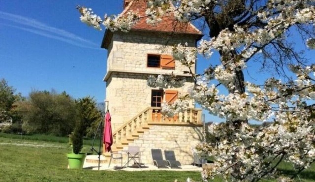 Unusual Gîte Le Pigeonnier