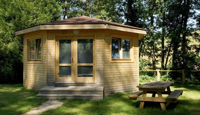unusual lodgings in the heart of nature Hut 1
