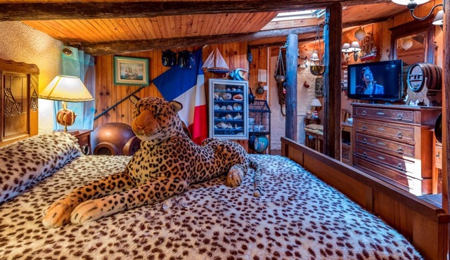 Unusual night in a Corsair Cabin - Chambre d'hotes