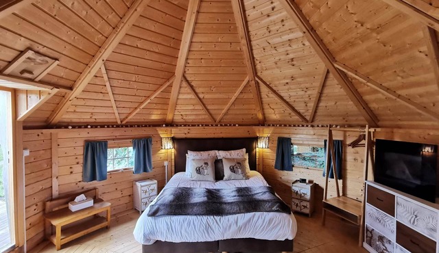Unusual room "Kota Ty bihan" with terrace
