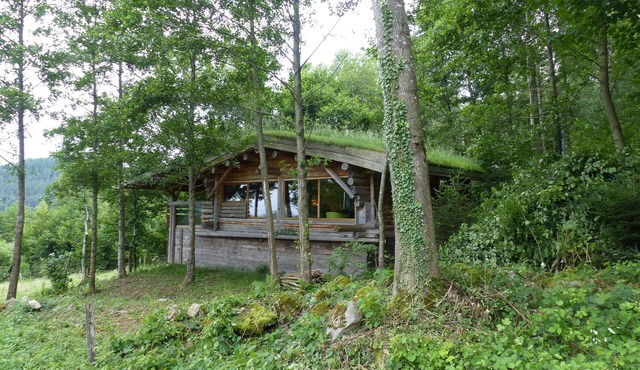 Unusual, secluded log cabin in the Vosges with luxury spa