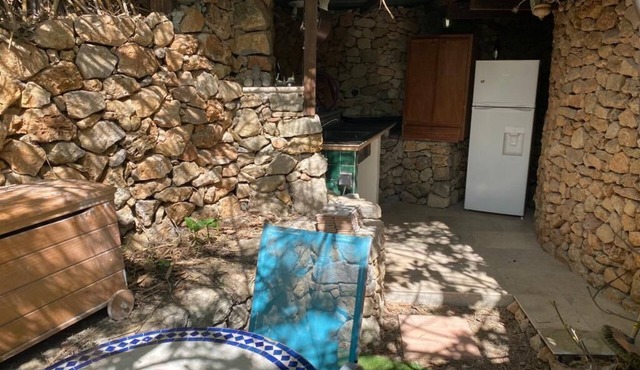 Unusual studio in the countryside