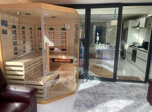 Unwind 2Bed with Garden, Sauna and Hot Tub