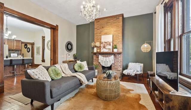 Unwind and indulge in this spacious and stylish Short North retreat.