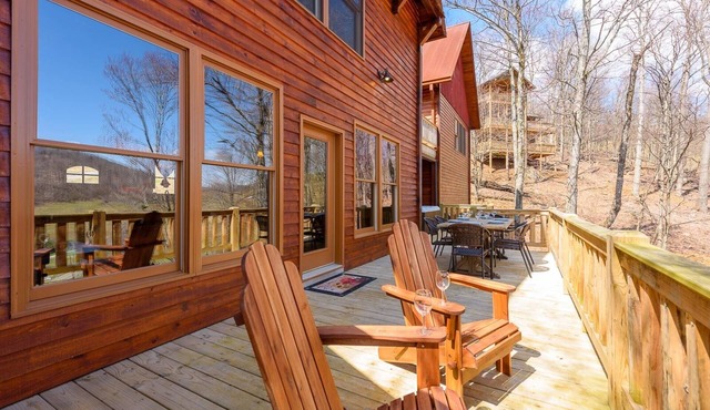 Unwind and Recharge at Majestic View Cabin