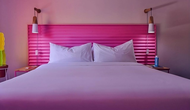 Unwind and Relax in Palm Springs! Mountain view, Pool, Parking Onsite!
