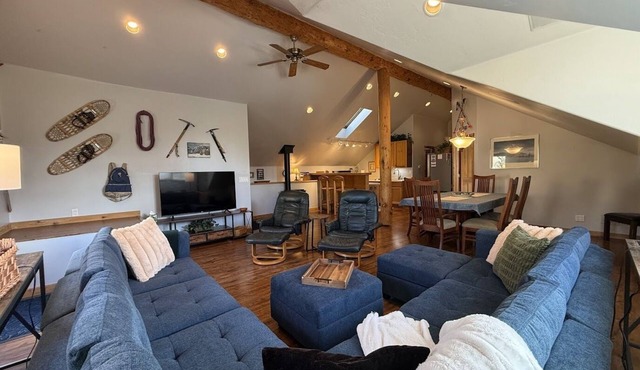 Unwind at Lookout Retreat - Your Mountain Escape near Sun Valley