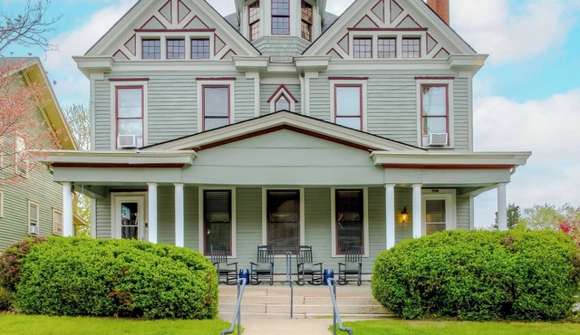 Unwind at Our Bourbon Duplex w/Hot Tub/Walk to Downtown/Near Buffalo Trace