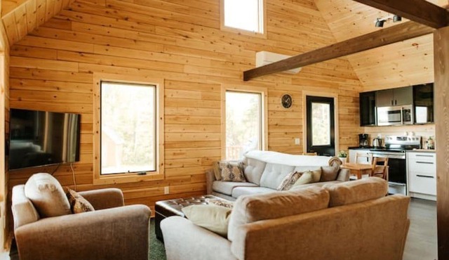 Unwind by the Sea at The Salty Pearl: Your Charming Coastal Log Cottage