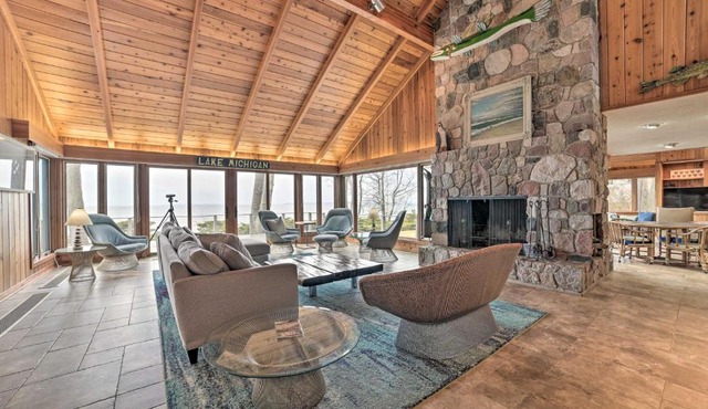 Unwind Fireside, Walk to Water! Lake Michigan Home