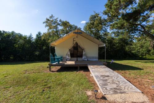 Unwind in a Cozy Glamping Sanctuary