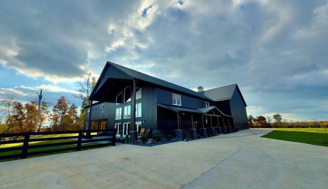Unwind in a Spacious Kentucky Barndominium Ideal for Vacations and Events.