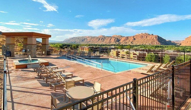 Unwind in a Spacious Room with Kitchen, Pet-Friendly, Free Parking