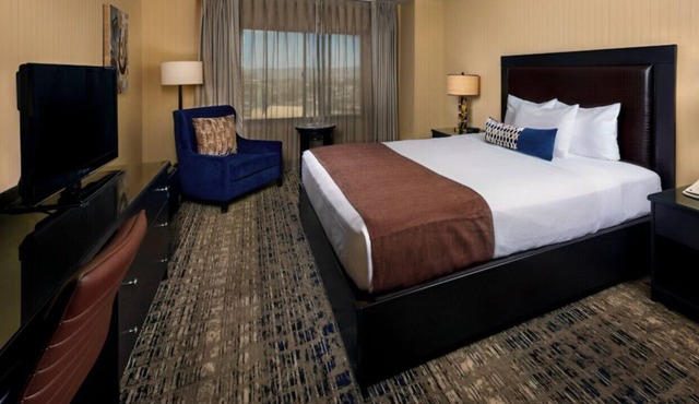 Unwind in Elegance! Your Perfect Romantic Retreat