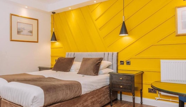 Unwind in Ipswich: Spa, Pool, Gardens & Walkable Waterfront Access