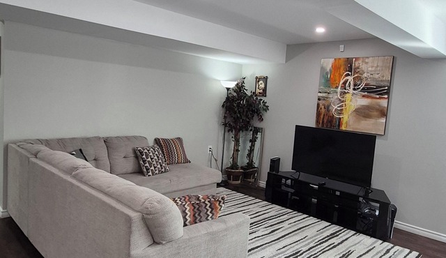 Unwind in Luxury, Cozy 2BR home