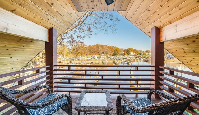 Unwind in Riverfront Comfort — Hot Tub, Fire Pit, Boat Slip, Kayaks
