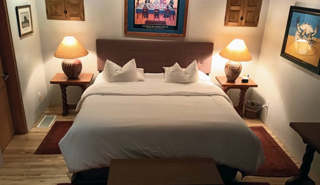 Unwind in solitude, bask in relaxation, enjoy convenience — near Canyon Road