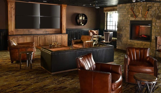 Unwind in Style: Broken Arrow Suite with Free Hot Breakfast | 2 Units