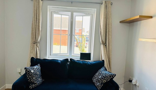 Unwind in Style: Your Home Away From Home in Corby