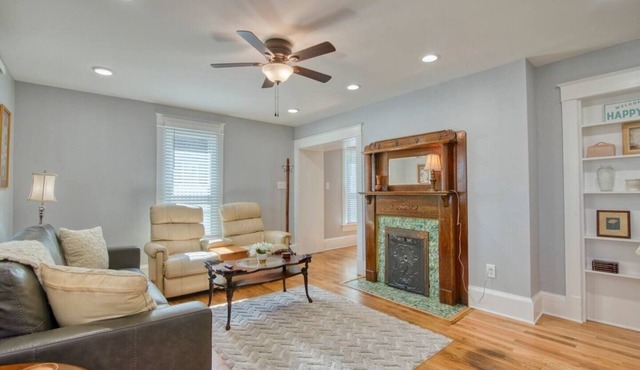 Unwind in the recently remodeled cute little house at the iconic State Street.