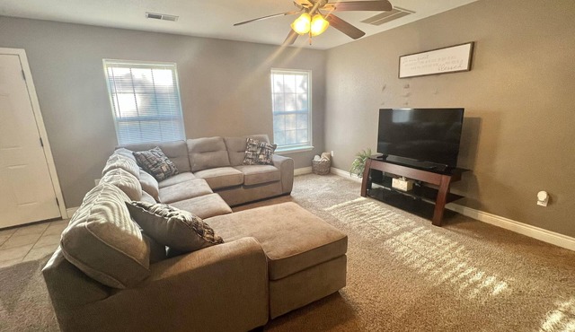 Unwind, Recharge, Repeat: Your Cozy Retreat Awaits. Only 8 miles from FLW