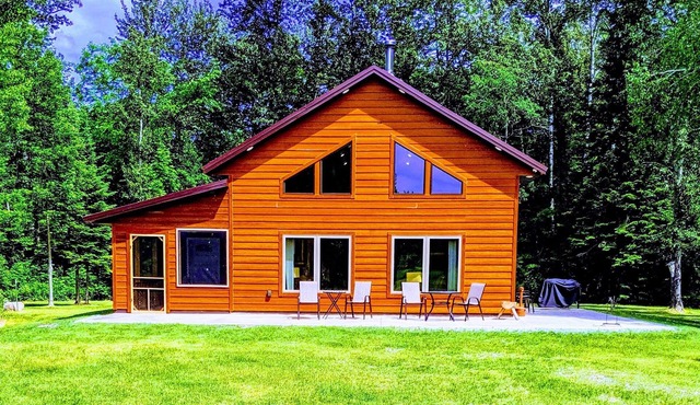 Up North Cabin 3/4 of a mile from the south shore of Upper Red Lake!
